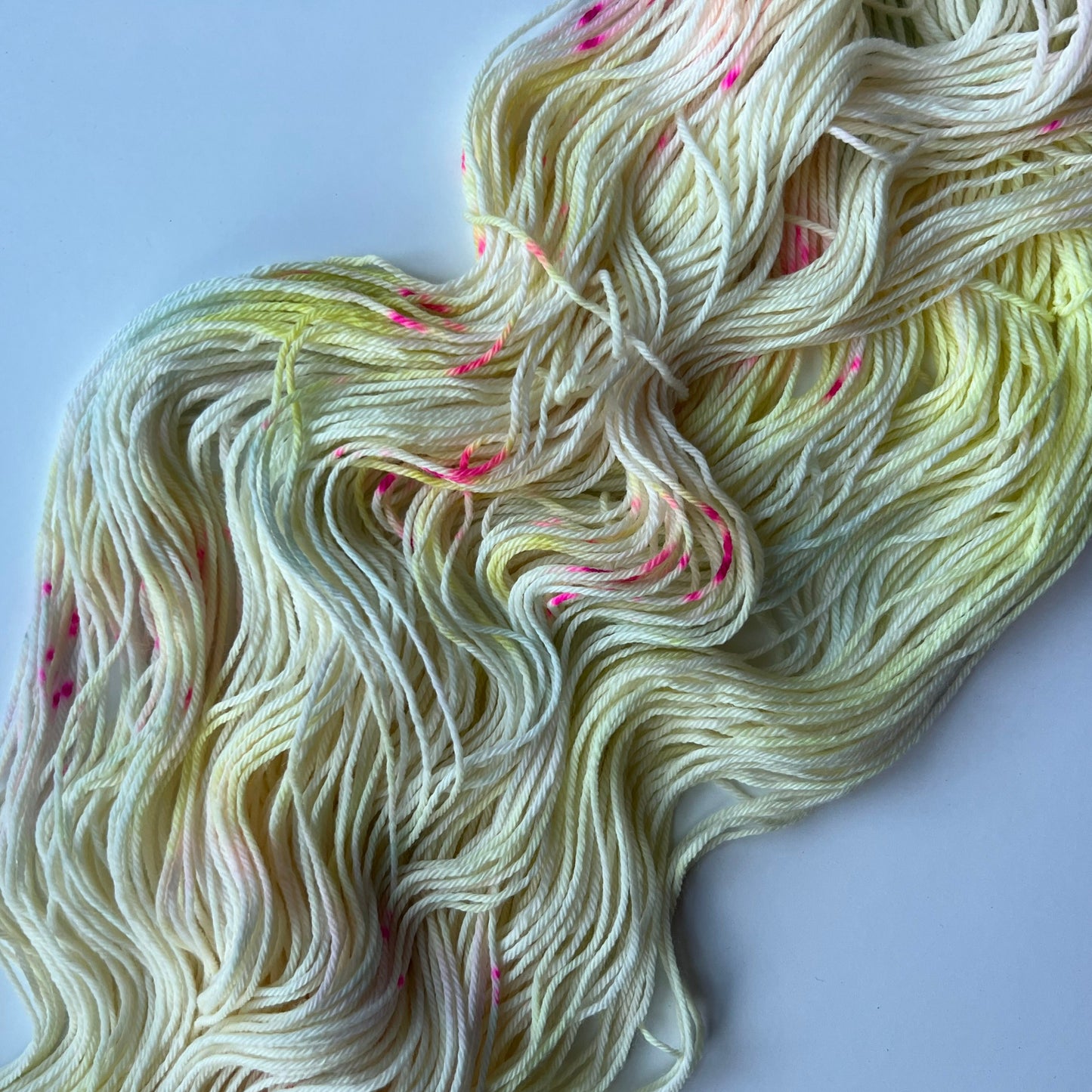 Summer Camp Fibers Marshmallow Hand Dyed Worsted Yarn - Glowing Firefly