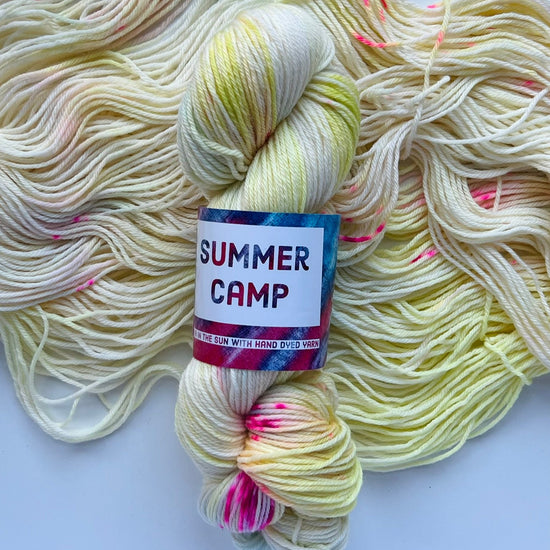Summer Camp Fibers Marshmallow Hand Dyed Worsted Yarn - Glowing Firefly