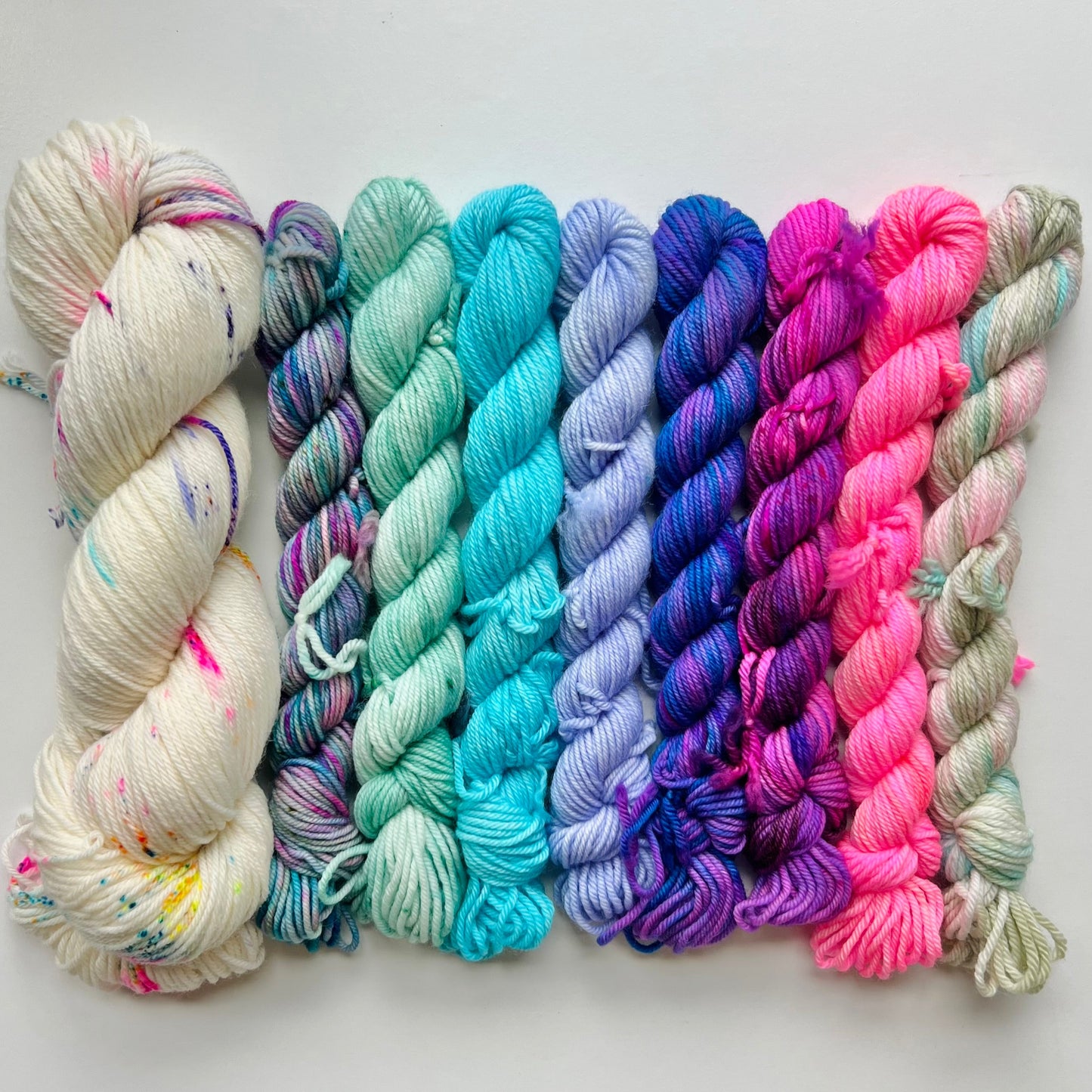 Noelle Cowl Knitting Project Kit