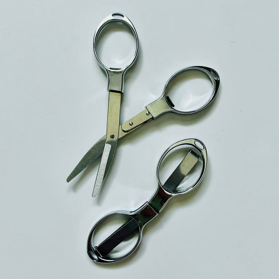 Load image into Gallery viewer, Collapsible Folding Scissors for 2.0
